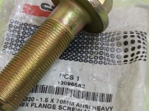 130965А1CNH Болт крепления диска переднего колеса CASE M20*1.5*70