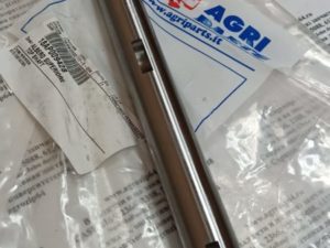 87515814/191785C1/18AP009428 AGRI PARTS Вал верхний привода колосового элеватора CASE