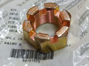 84151573/425-1314 CNH Гайка под шплинт редуктора соломоизмельчителя CASE