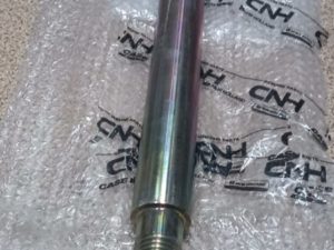 186052С1 CNH ШКВОРЕНЬ ЦАПФЫ ЗАДНЕГО МОСТА CASE